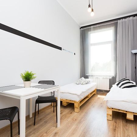 Dot Hostel - Pokoje I Noclegi W Centrum Bielsko-Biala Bagian luar foto