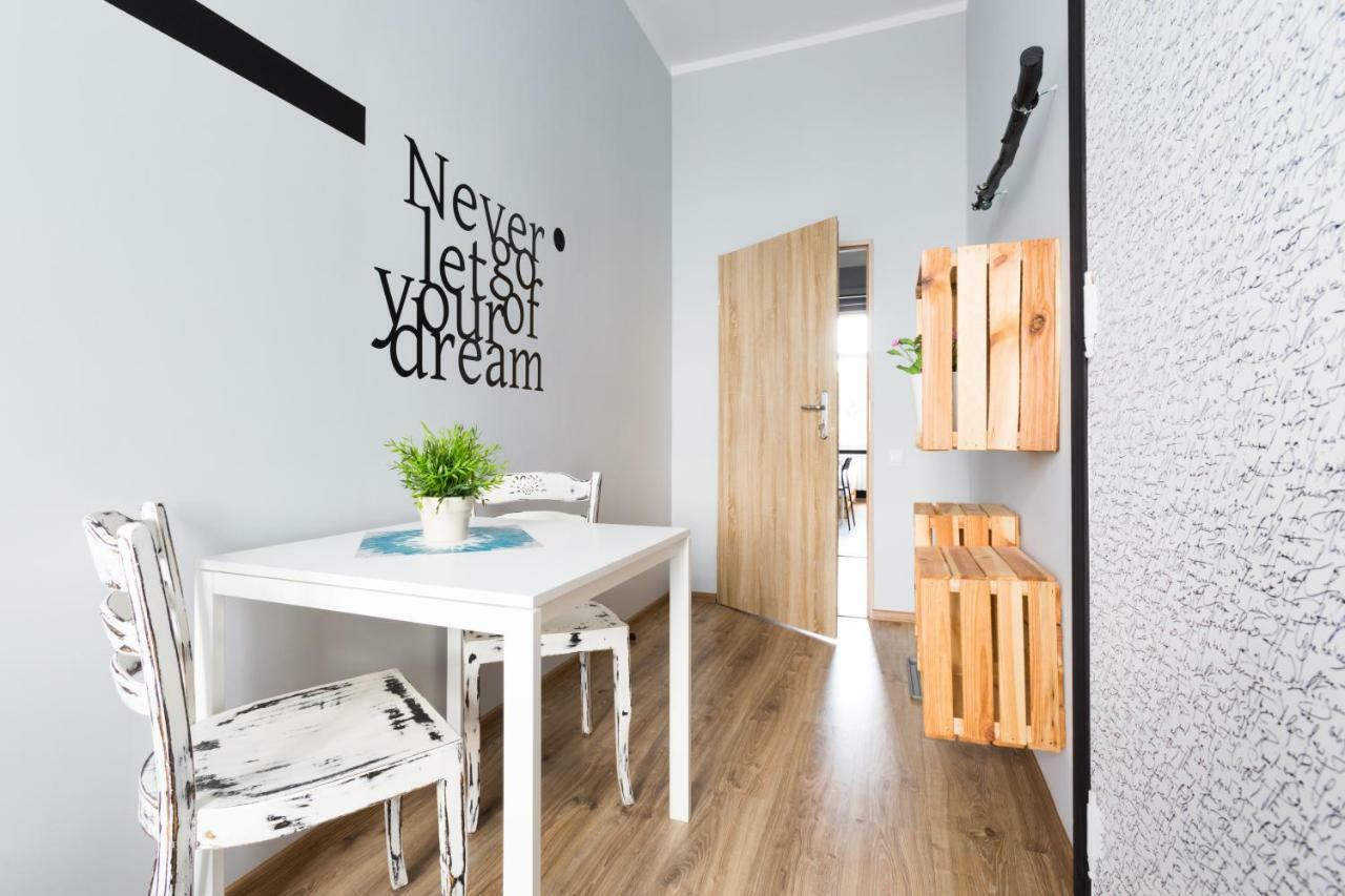Dot Hostel - Pokoje I Noclegi W Centrum Bielsko-Biala Bagian luar foto