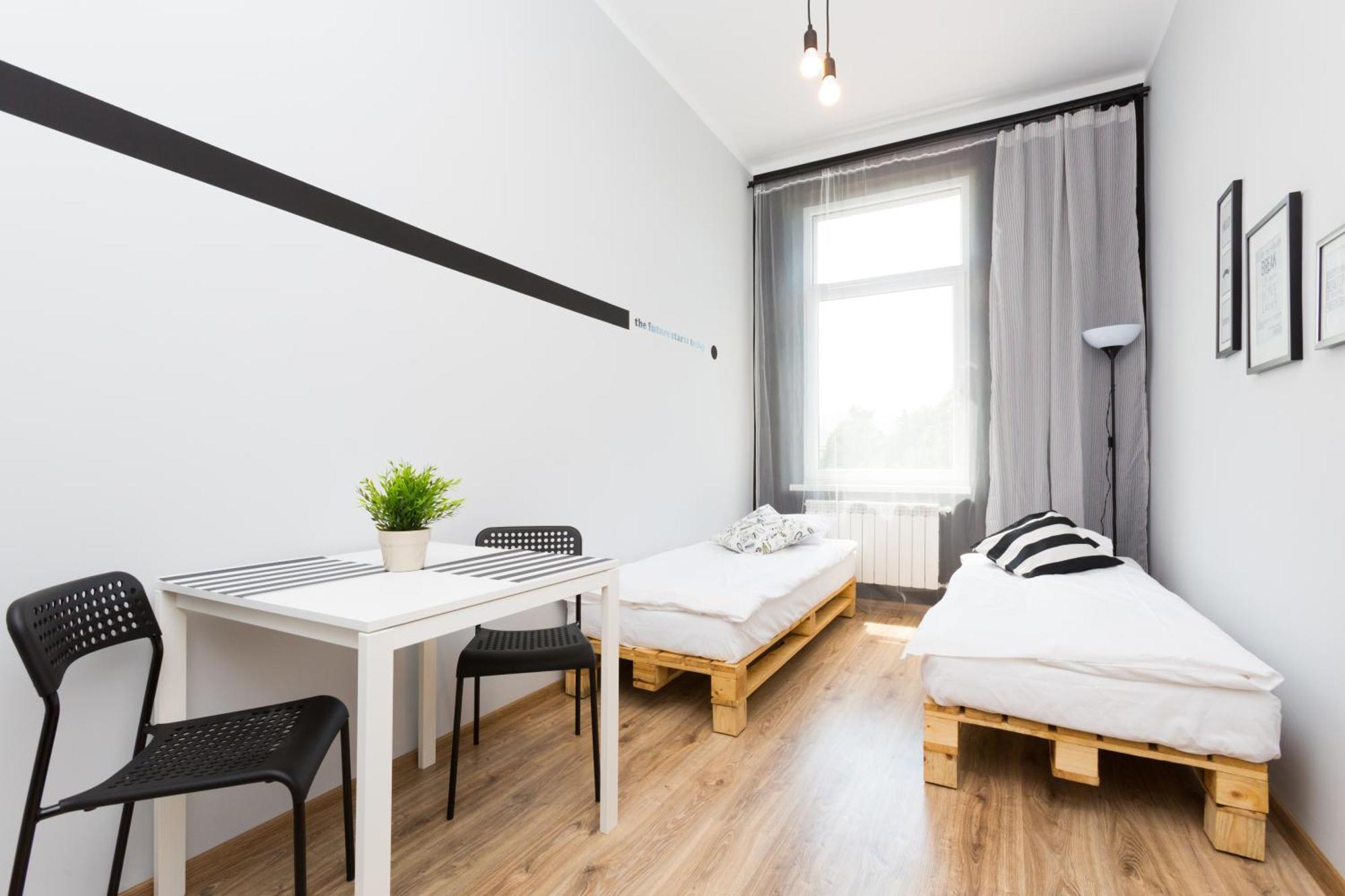 Dot Hostel - Pokoje I Noclegi W Centrum Bielsko-Biala Bagian luar foto