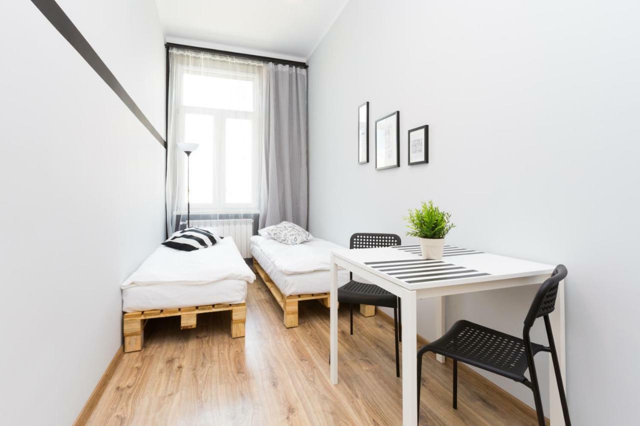 Dot Hostel - Pokoje I Noclegi W Centrum Bielsko-Biala Bagian luar foto