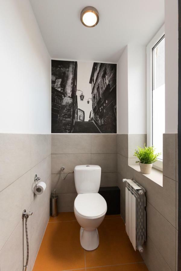Dot Hostel - Pokoje I Noclegi W Centrum Bielsko-Biala Bagian luar foto