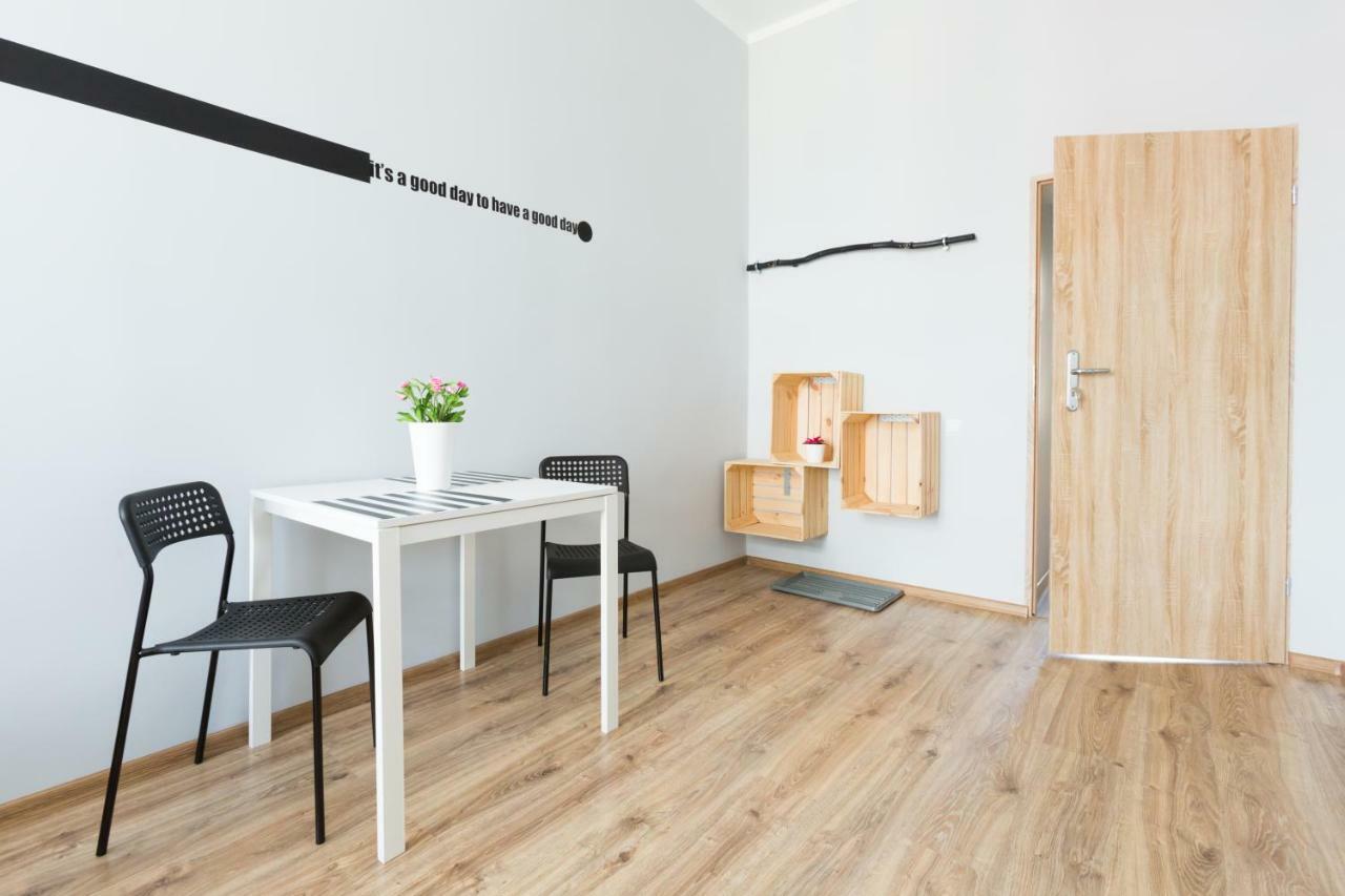 Dot Hostel - Pokoje I Noclegi W Centrum Bielsko-Biala Bagian luar foto